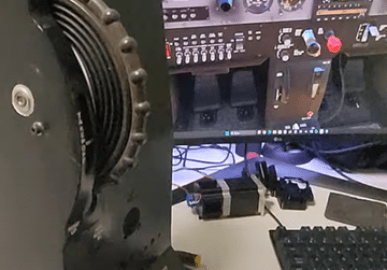 Motorized trim for flight simulation
